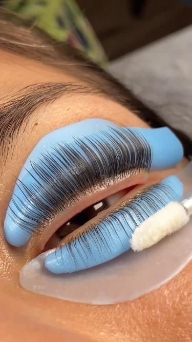 Retención y mantenimiento de pestañas